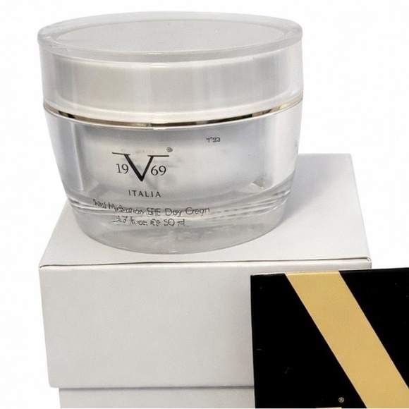 Versace 19V69 Abbigliamento Total Hydration SPF Day Cream 1.7 oz NWT - Picture 2 of 4